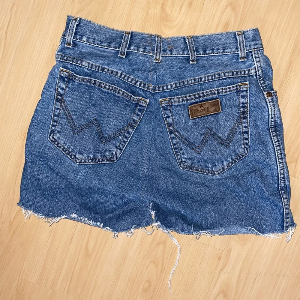Vintage Wrangler shorts - great condition - Picture 3 of 5